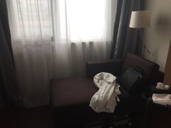 -桔子酒店(上海西藏北路地铁站店)