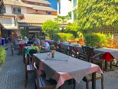 -Dash Teak House