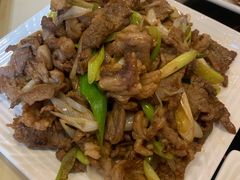 葱爆羊肉-生活本该如此北京小馆(周庄嘉园店)