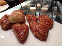 iphone_upload_pic-西安皇冠假日酒店·朱雀咖啡厅