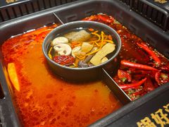 -老牌坊云南鱼豆花火锅(哈西万达店)