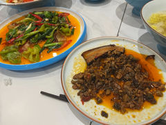-犇逸·乐山跷脚牛肉·四川现炒(览海店)