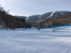 -亚布力新体委滑雪场
