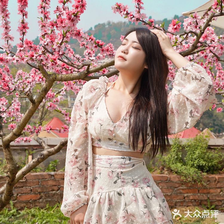 成都探店🌸莫奈的秘密花园居然是家火锅店