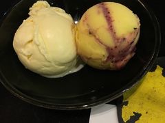-莓园冰淇淋店