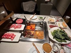 -海底捞火锅鲜切牛肉主题店(长寿路店)