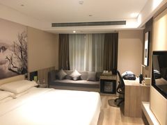 -长沙省政府地铁站亚朵酒店