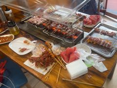 -哈尔滨小酒馆·鲜肉现穿自助烧烤(康新花园店)