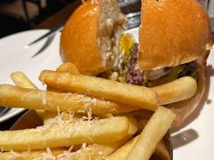 BBQ鸡蛋牛肉汉堡-Bistro 63 创意融合料理(广粤天地店)