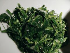 清炒豌豆尖-渝信川菜(长安店)