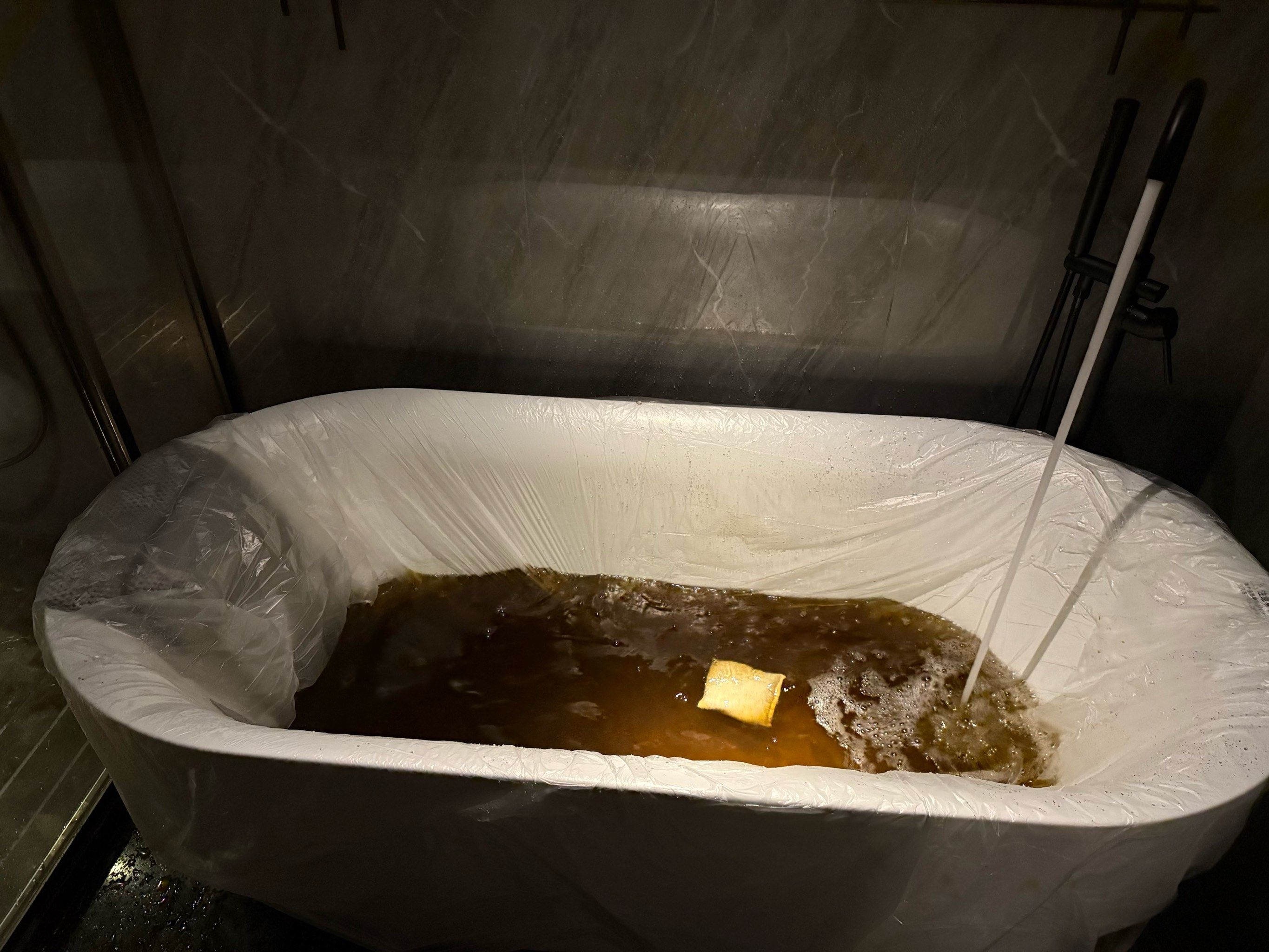 一天的疲惫,由浴缸消解