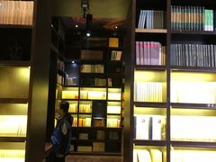 -钟书阁(松江泰晤士小镇店)