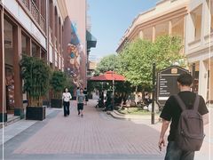 -王府井奥莱临潼小镇(临潼店)