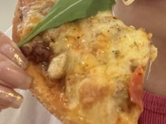 萨拉米家肉酱薄底披萨-翠娜家· Trina’s西餐厅(高新万达店)