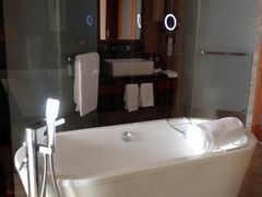 -三亚湾海居铂尔曼度假酒店