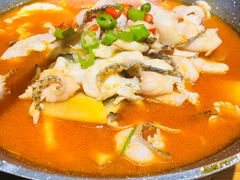 思茅酸汤鱼片-老滇山寨•云南特色菜•地方菜•民族风情歌舞表演(金碧店)