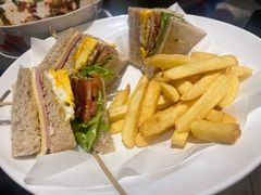 -Baan Ploy Samed Restaurant ร้านอาหารบ้านพลอยเสม็ด