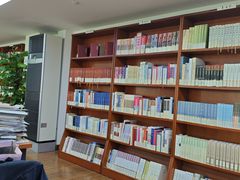 -上海市静安区图书馆(新闸路馆)