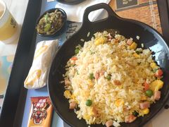 黄金蛋炒饭-老娘舅餐厅(黄龙体育中心店)