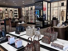 -王府井奥莱临潼小镇(临潼店)