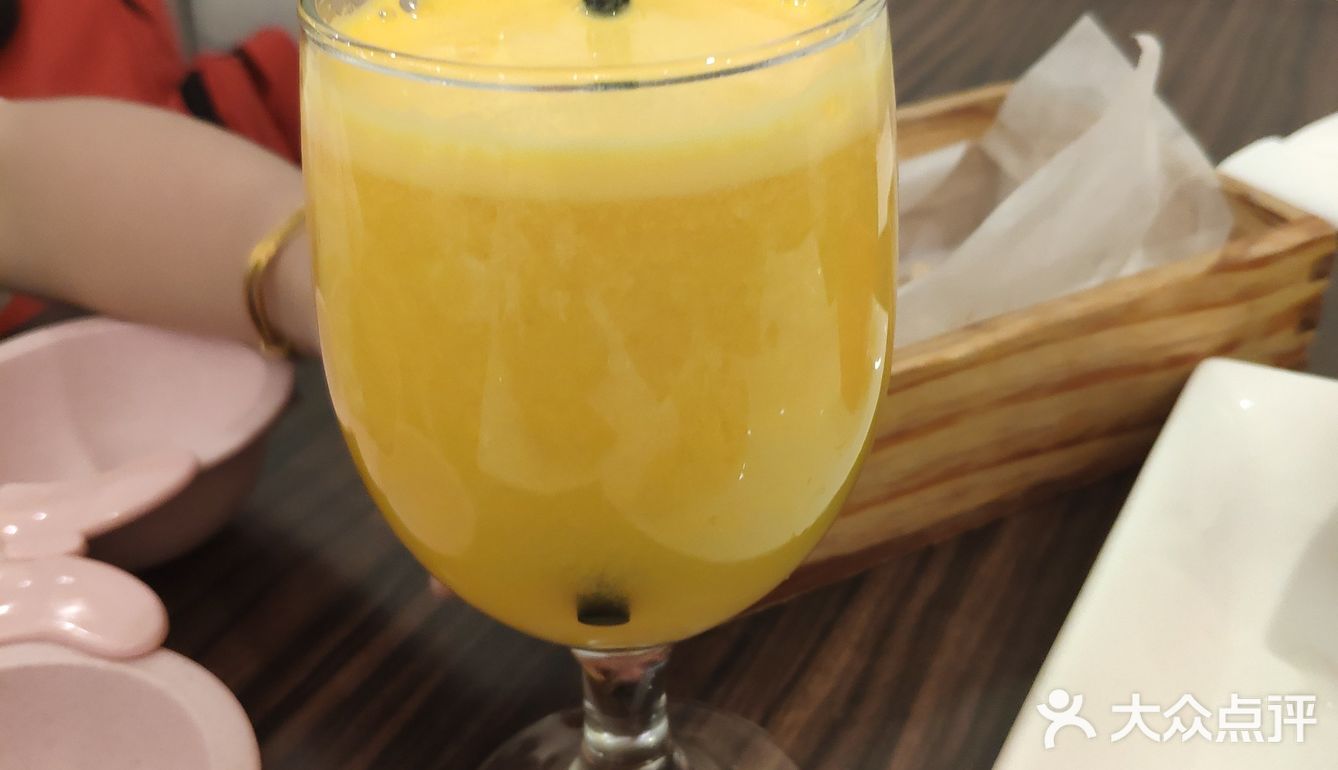 宝宝围兜，宝宝餐具，真的太感谢了，东西也很好吃