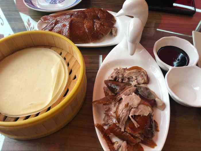 花家怡园-"烤鸭,小饼,小葱,黄瓜和酱都ok 就是量."-大众点评移动版