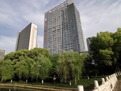-杭州滨江宝龙城华美达酒店