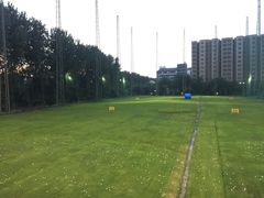 -仙霞高尔夫练习场-停车场