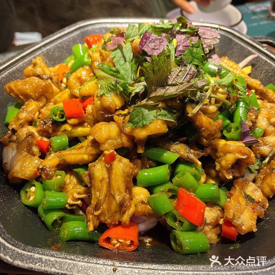 蛙有道·铁锅牛蛙(万隆城店)