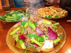 爆炒小黄牛-苗湘食府(十年店)
