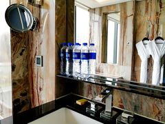 -广州天河希尔顿酒店