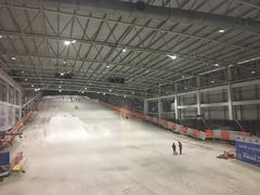 -乔波室内滑雪场