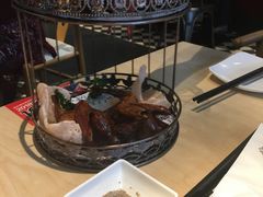 秘制脆皮乳鸽-避风塘(百联东郊店)