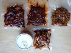 -鑫记婆婆兔·成都特产·兔头手撕兔(太古里店)
