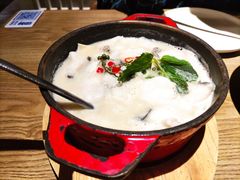 酸汤鱼-小大董·烤鸭(凤凰汇店)