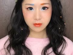 -金夫人化妆摄影职业培训学校