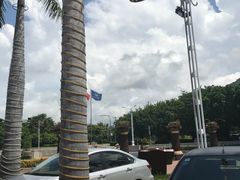 -亚龙湾亚泰商业街