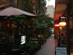 -SISTERS BAR RESTAURANT川意酒馆(嘉善老市H楼店)