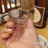 孤寒对影酒贪杯，如痴如醉如日料