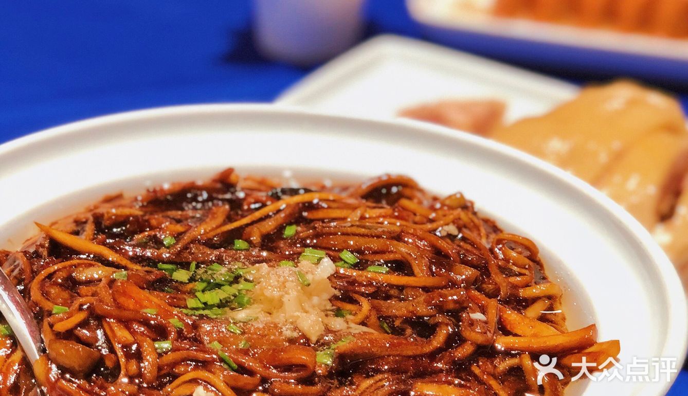 享老上海风情，吃正宗本帮私房菜！