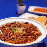 享老上海风情，吃正宗本帮私房菜！