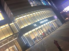 -URBAN REVIVO(上海中庚漫游城店)