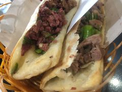 -秦小龙驴肉火烧馆