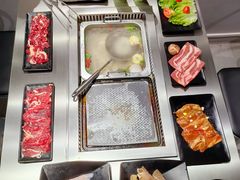 -牛里牛气· 榴莲海鲜鲜牛肉自助火锅·烤肉(华南城店)