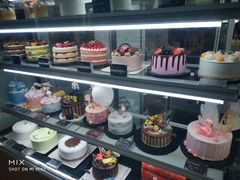 面包甜点陈列柜-卷心卷意·轻甜蛋糕(新光天地店)