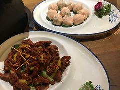 -白乐天毛肚火锅馆(解放碑店)
