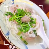 越南菜YYDS[胜利]边吃边看陆家嘴夜景太棒了[呲牙]