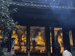 -峨眉山报国寺