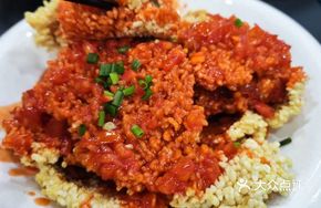 Tomato Sauce with Crispy Rice Noodles