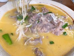 酸汤肥牛-阿洪锅贴王(小吃城店)